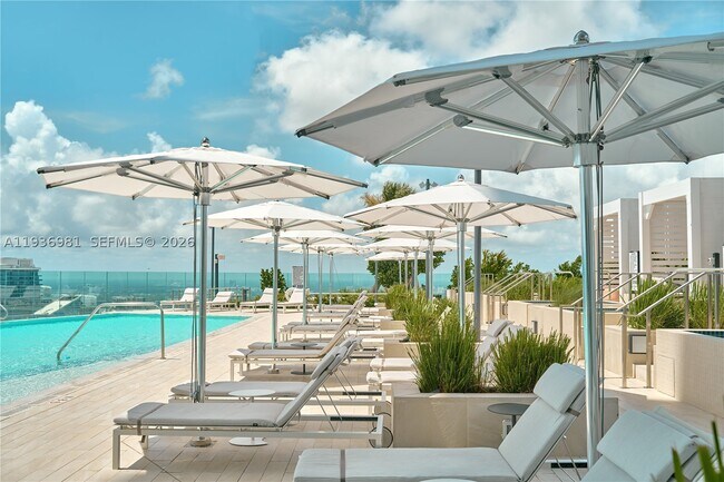 Building Photo - 300 Biscayne Blvd