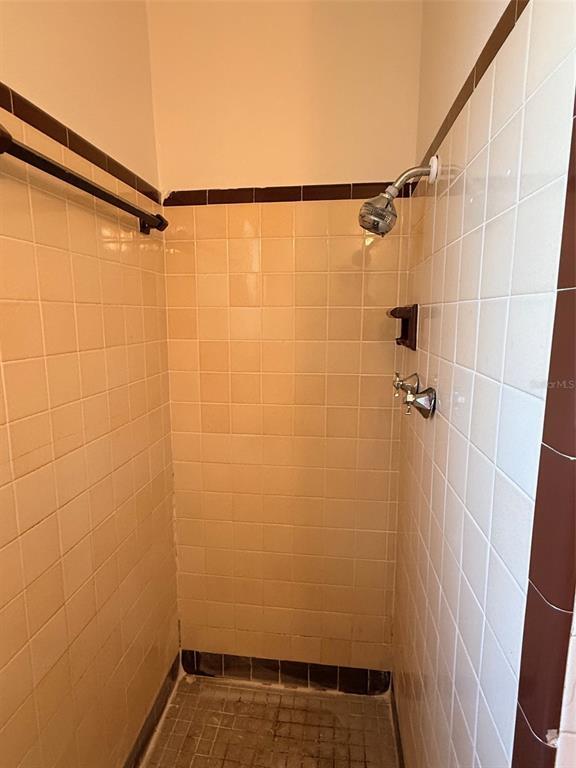 Building Photo - 2404 10th St W