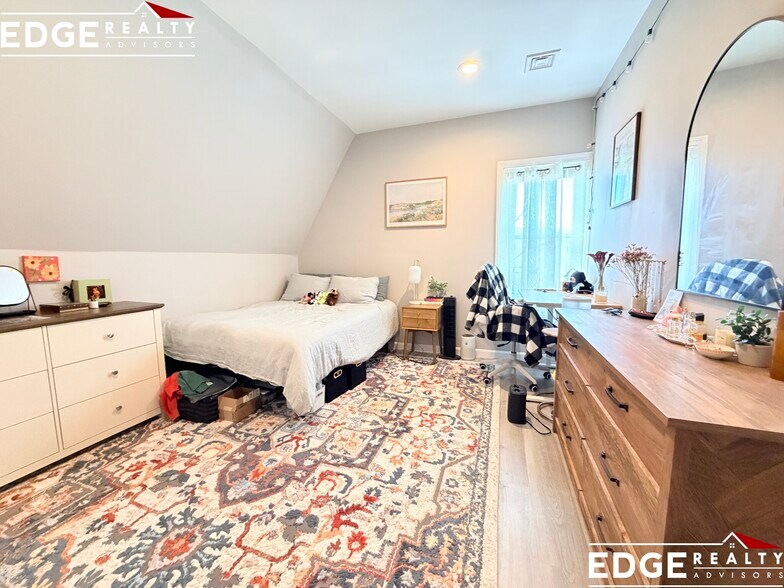 Building Photo - 62 Quint Ave