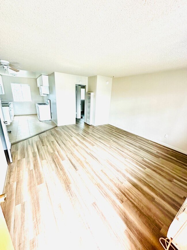 Interior Photo - Cerritos Avenue Apartments