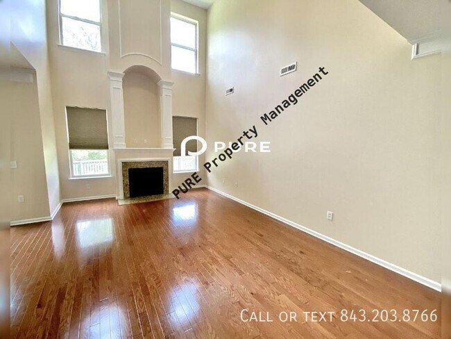 Building Photo - 224 Donatella Dr