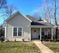 Building Photo - 1327 Park St