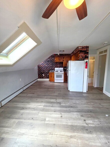 Building Photo - 10-12 Evaleen Street