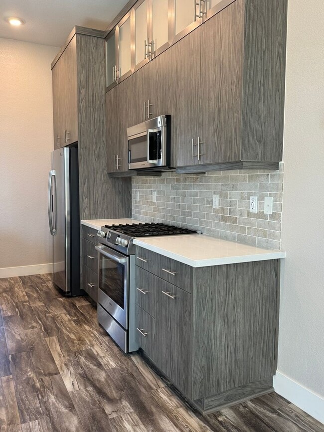 Building Photo - Work Downtown?