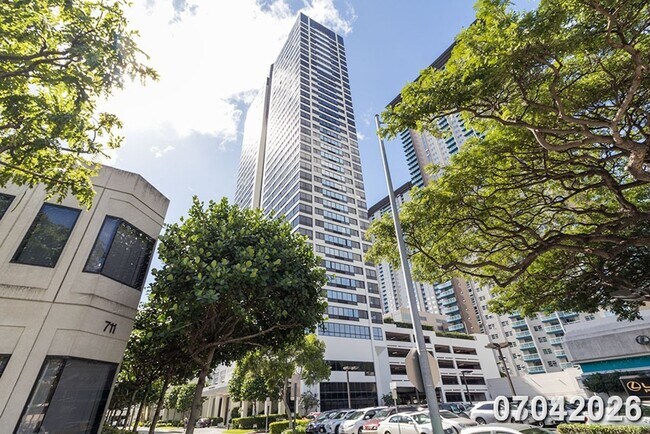 Building Photo - Available now!  2br/2ba/1pkg Condo in Royal Capitol Plaza in Kakaako