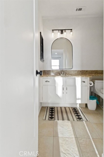 Building Photo - 1060 Calle Del Cerro