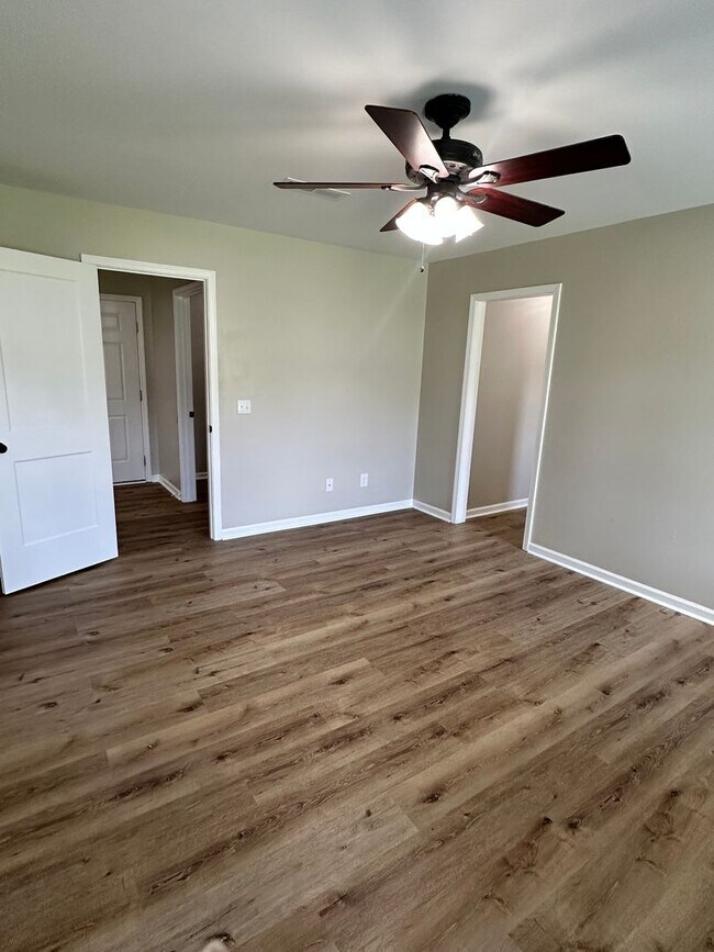 Building Photo - Gorgeous Home in Dothan, AL