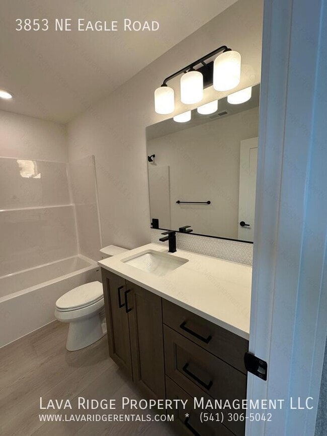 Building Photo - 3853 NE Eagle Rd