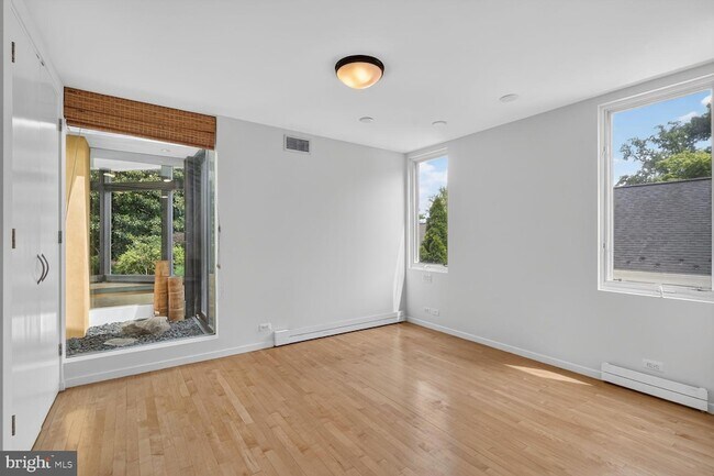 Building Photo - 3113 45th St NW