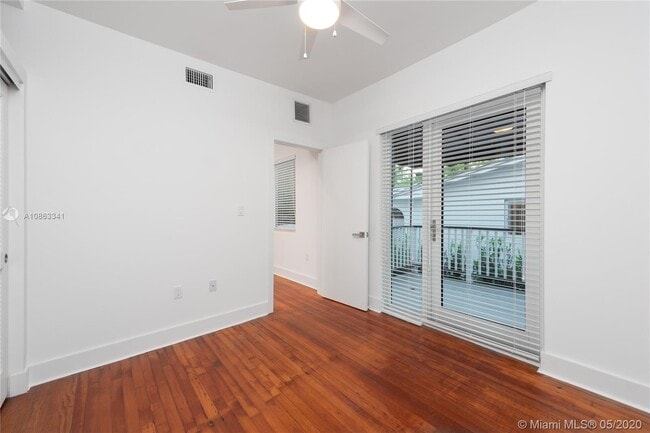 Building Photo - 3669 Poinciana Ave