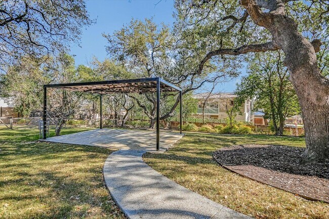 Building Photo - 410 W Alpine Rd