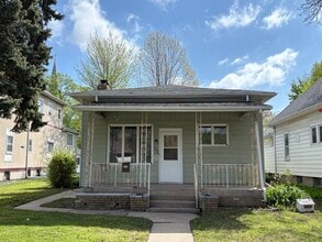 Building Photo - 503 S Bloomington St
