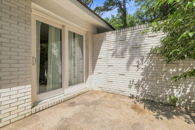 Building Photo - Plaza Midwood/Noda Duplex Property
