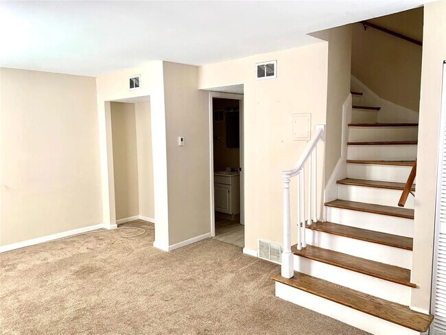 Building Photo - 1011 Pine St