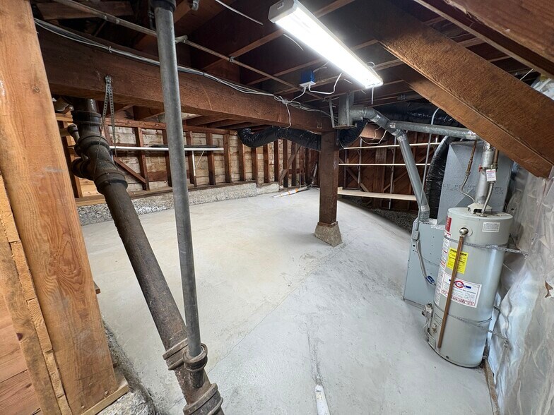Building Photo - 1703 Funston Ave
