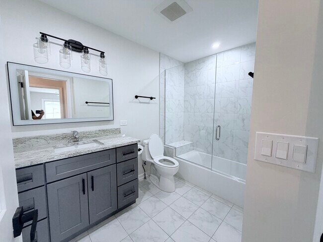 Building Photo - 1132 Brighton Pl