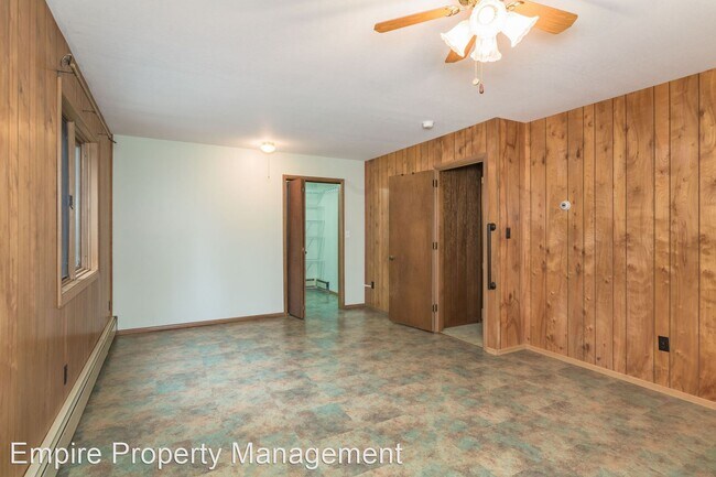 Building Photo - 3 br, 2 bath House - 845 Birch Hill Road