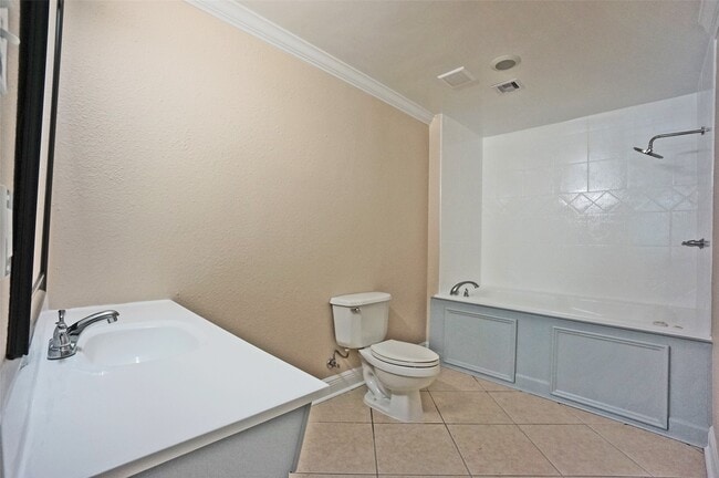 Building Photo - 1922 Westlake Way