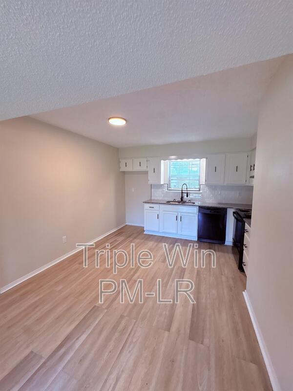 Building Photo - 220 Randall Dr