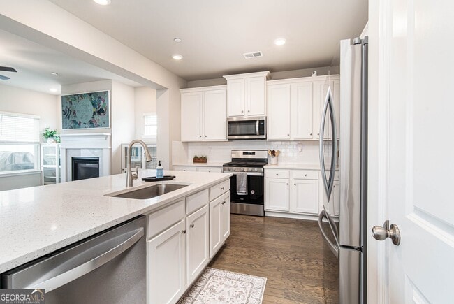 Building Photo - 831 Corsiglia Farm