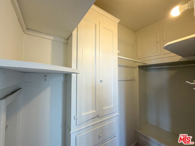 Building Photo - 1314 Hayworth Ave