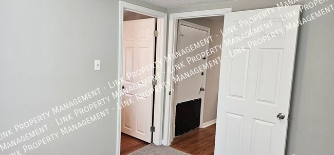 Building Photo - Completely Remodeled 2 Bedroom with a Huge...