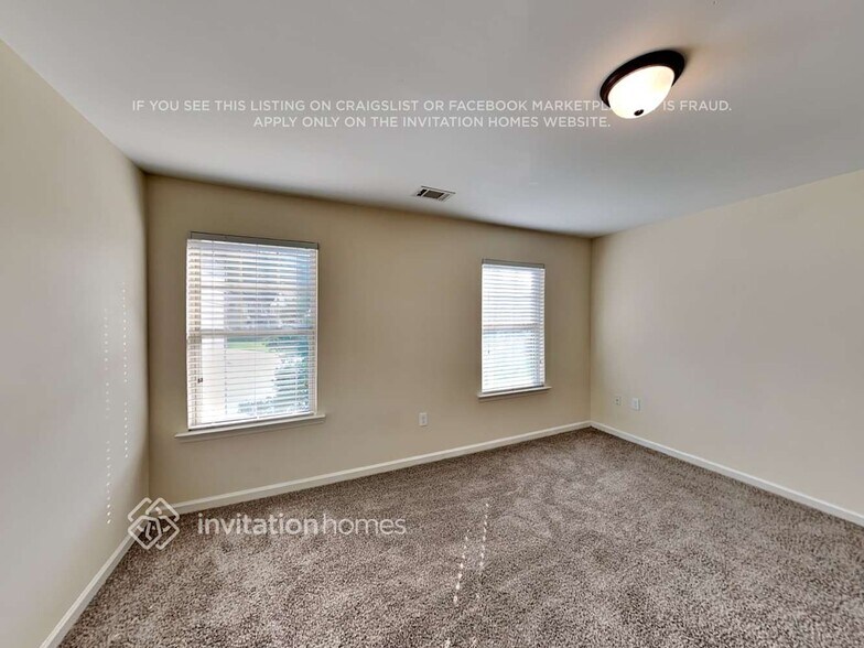Building Photo - 2465 Valley Creek Dr
