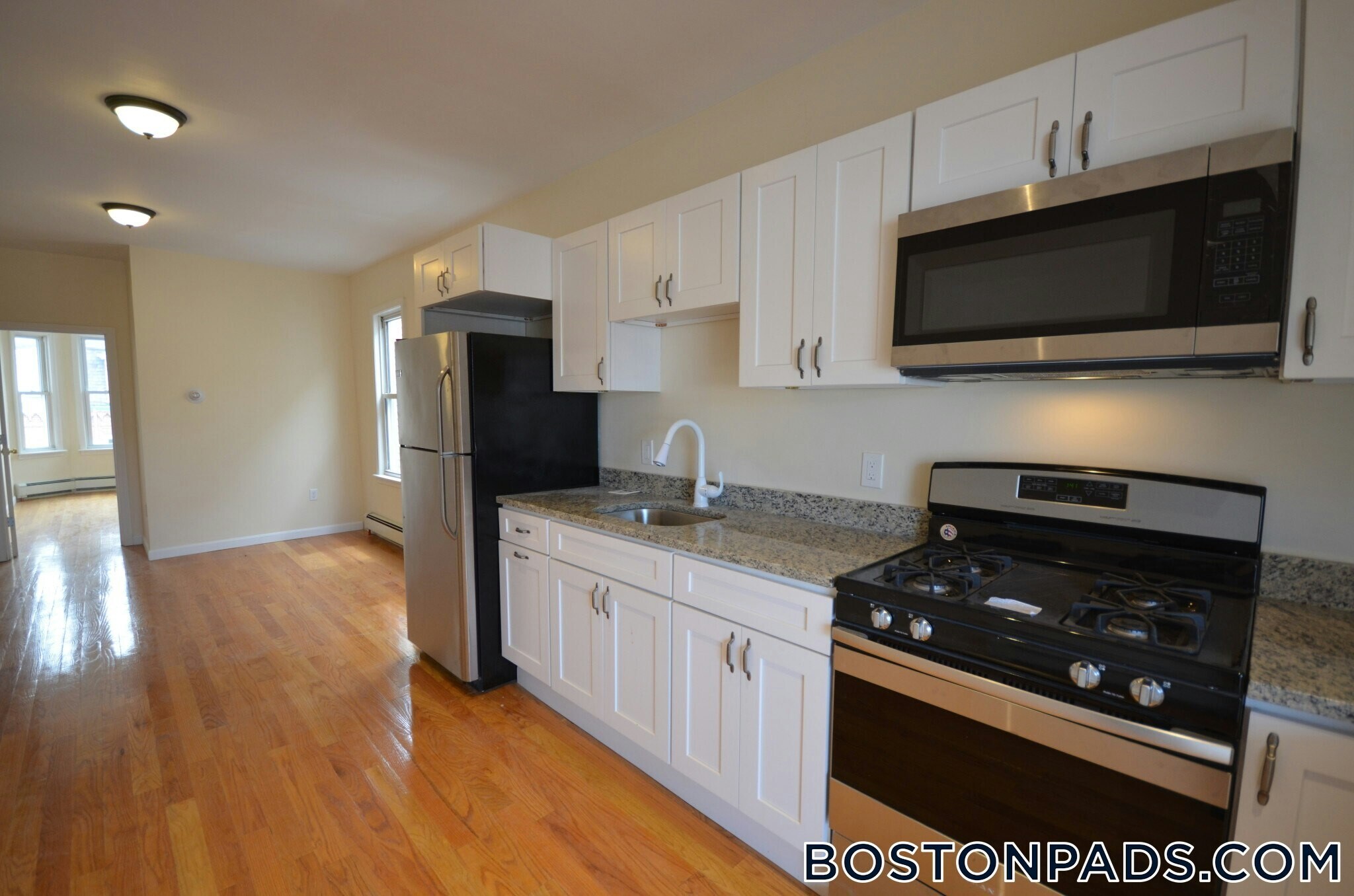 Building Photo - 16 Chelsea St