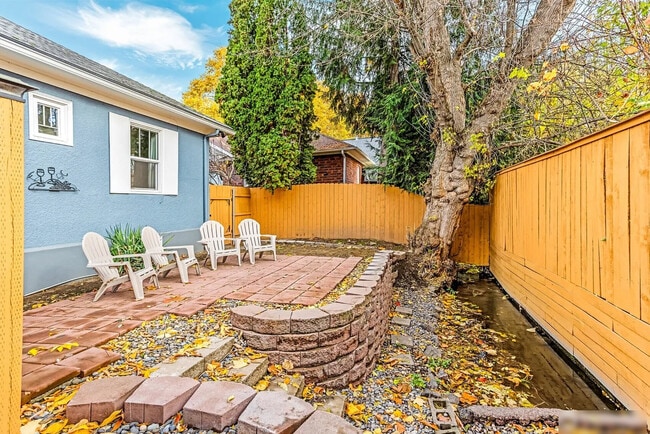 Building Photo - 8 Newell St