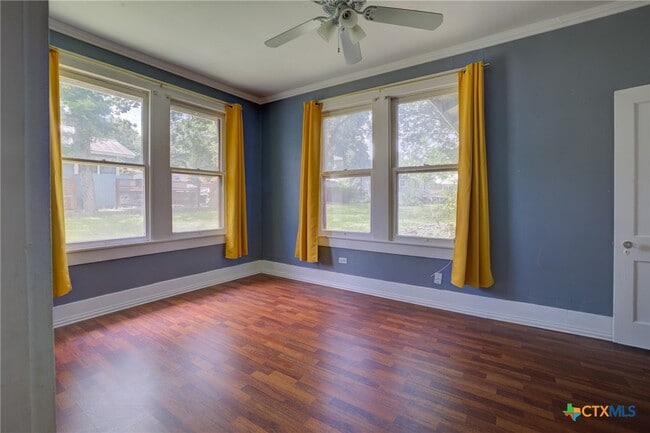 Building Photo - 262 Clemens Ave