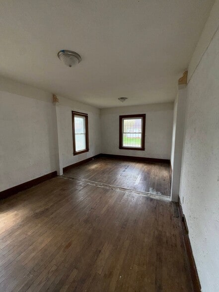 Building Photo - 3918 Trumbull Ave