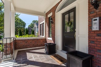 Building Photo - 682 Prospect Street