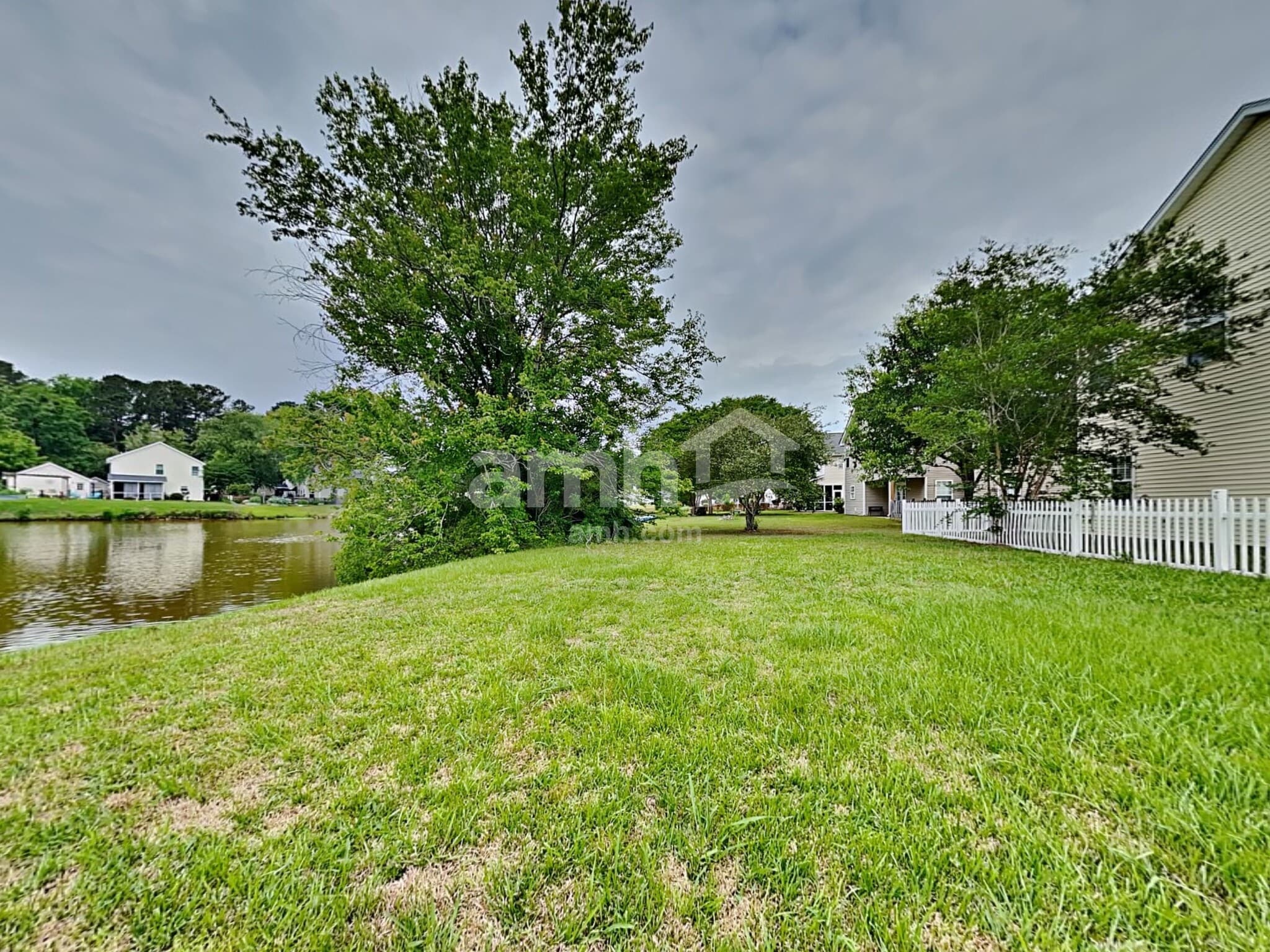 Building Photo - 318 Sunburst Way