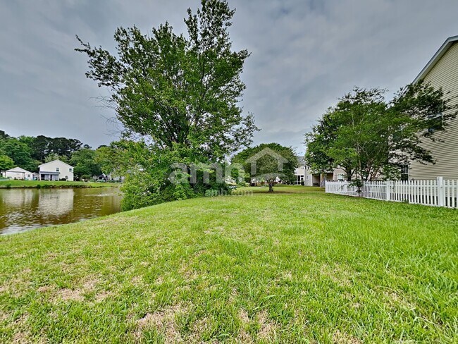 Building Photo - 318 Sunburst Way