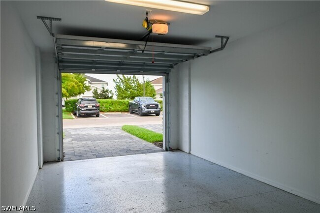 Building Photo - 6039 Ellerston Wy