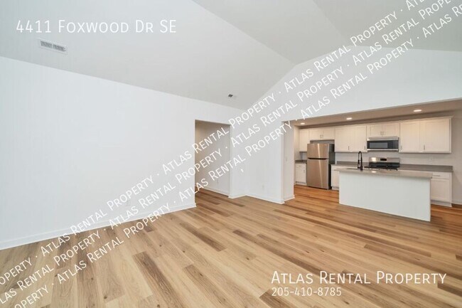 Building Photo - 4411 Foxwood Dr SE