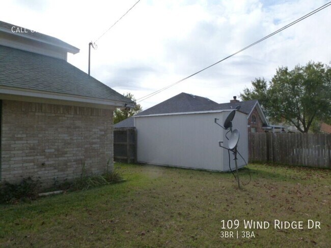 Building Photo - 109 Wind Ridge Dr