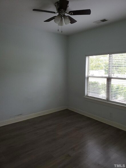 Building Photo - 4021 Blackstone Dr