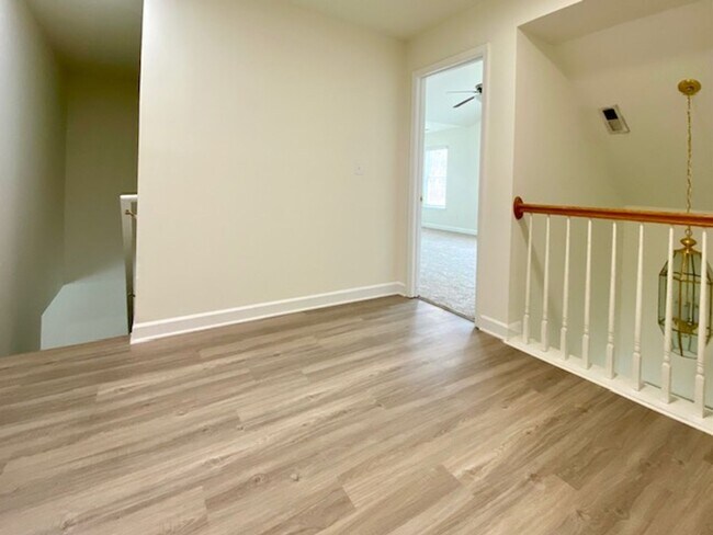 Building Photo - 1/2 MONTH FREE! ?Upgraded 4BR with Brand New Flooring & Private Backyard – Available Feb 15
