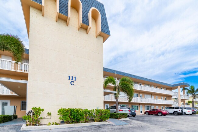 Building Photo - 111 Doolen Ct