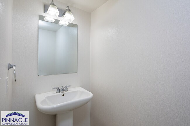 Building Photo - 92-1115 Panana Street #505