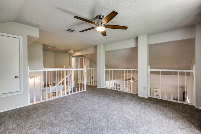 Building Photo - 1027 Hedgestone Dr