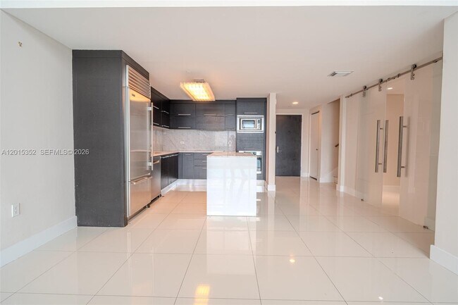 Building Photo - 900 Biscayne Blvd