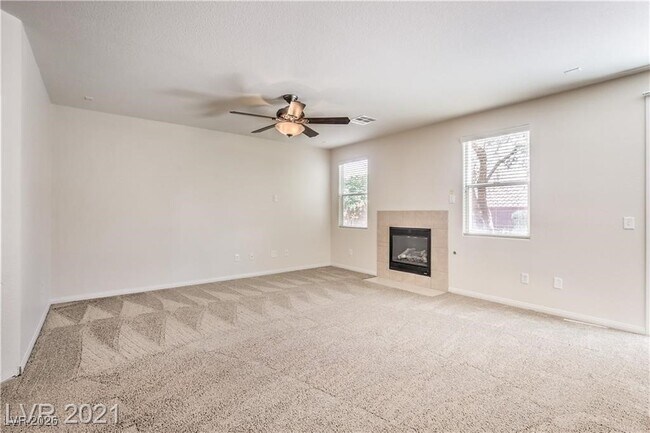 Building Photo - 2121 Silvereye Dr