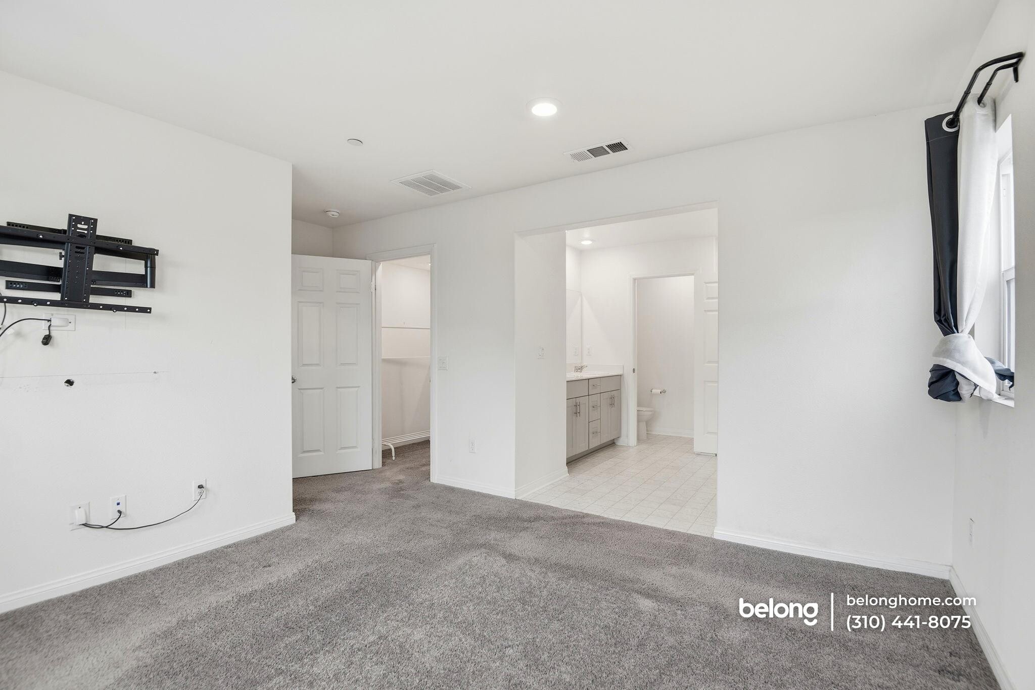 Building Photo - 14043 Royalton Ln