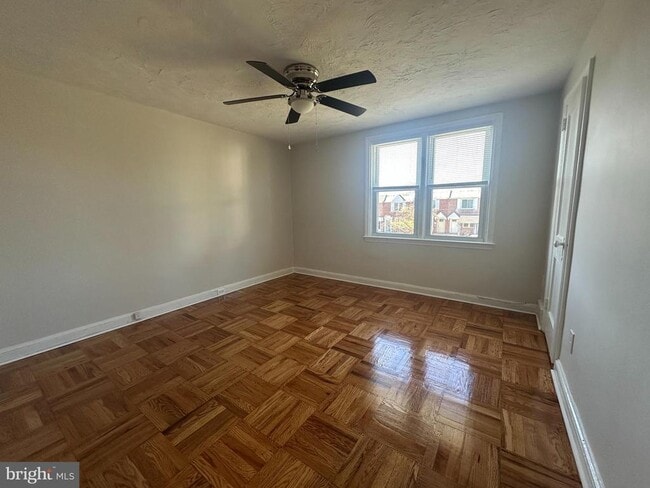 Building Photo - 2204 Lynn Blvd