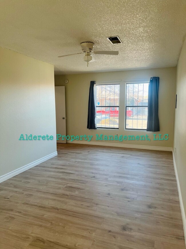 Building Photo - 9006 Sonya Ave SW