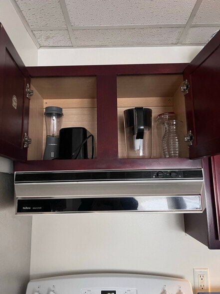 Building Photo - 48 W Main St