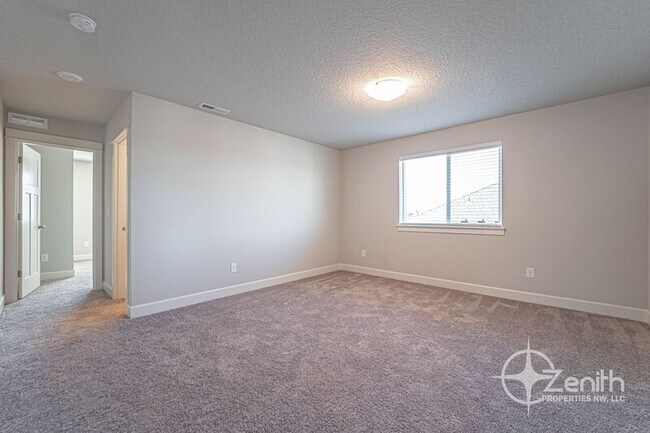 Building Photo - 4837 S 16th Dr