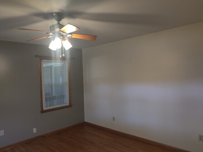 Building Photo - House with HUGE storage barn on 25 acres